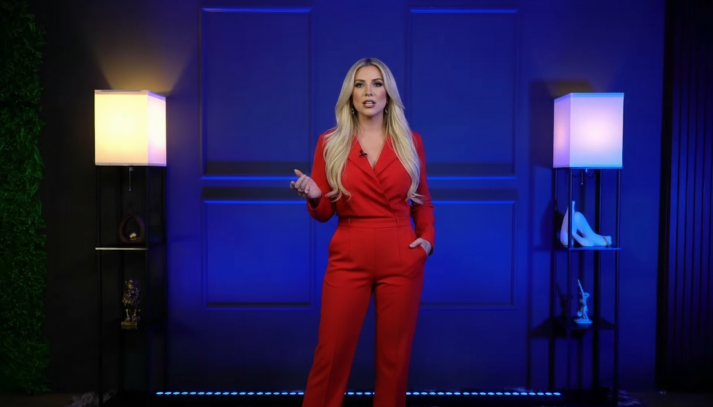 freepik__troque-a-mulher-da-foto-coloque-uma-mulher-loira-c__520